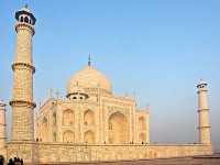 Day tour to Taj Mahal with ReadyClickAndGo