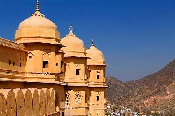 Day_tour_to_Jaipur_ Visit_Amber_Fort_ReadyClickAndGo