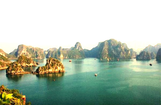 Day_tours_in_Vietnam_Visit_Halong_Bay_ReadyClickAndGo