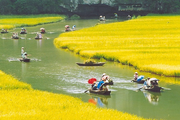 Visit Hoa Lu and Tam Coc from Hanoi, ReadyClickAndGo