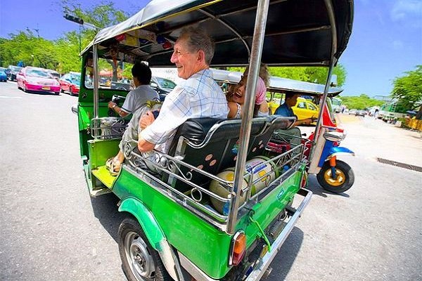 Visit_bangkok_tuktuk_ReadyClickAndGo